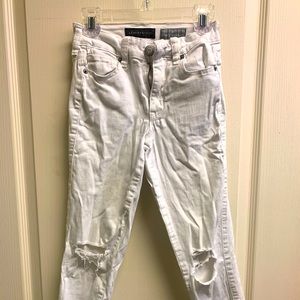 White skinny jeans w/holes at knees